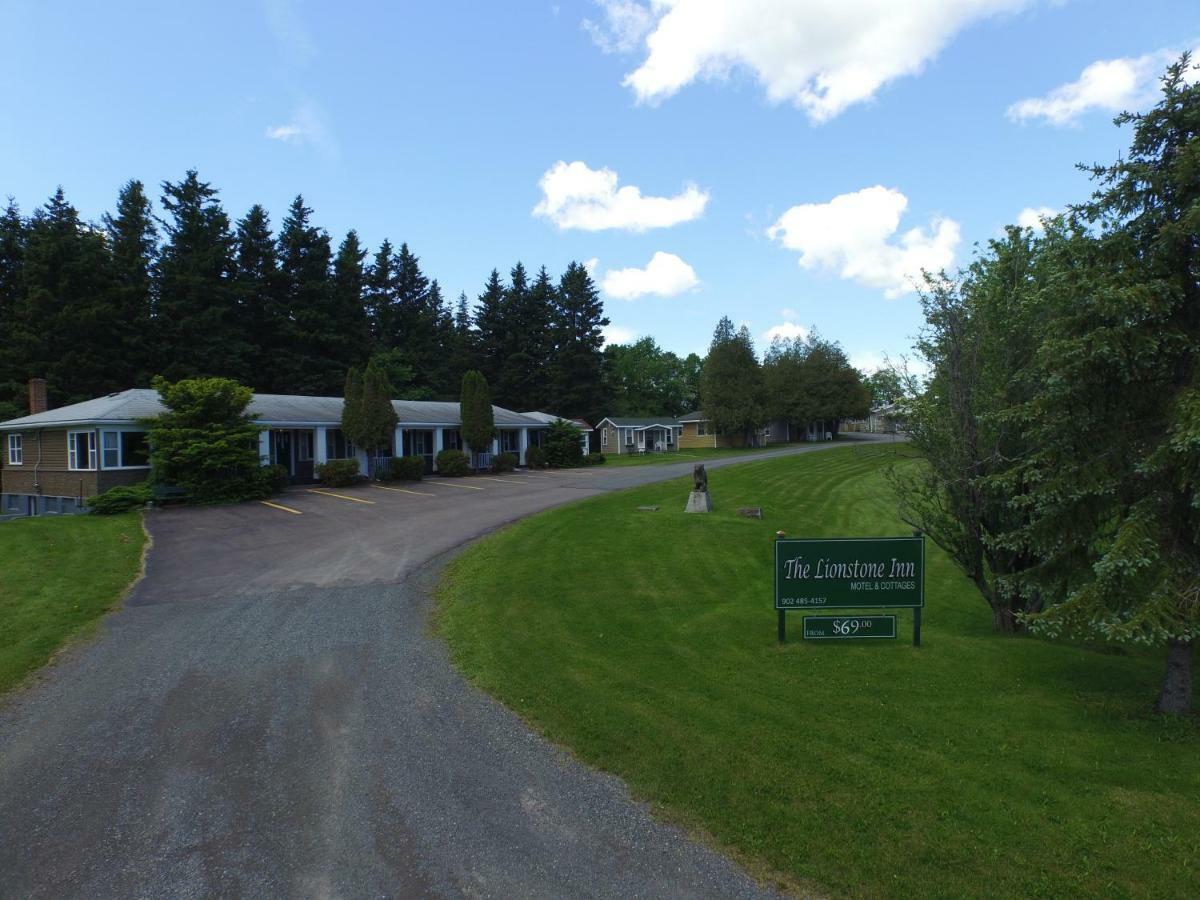 The Lionstone Inn Motel And Cottages 皮克图 外观 照片
